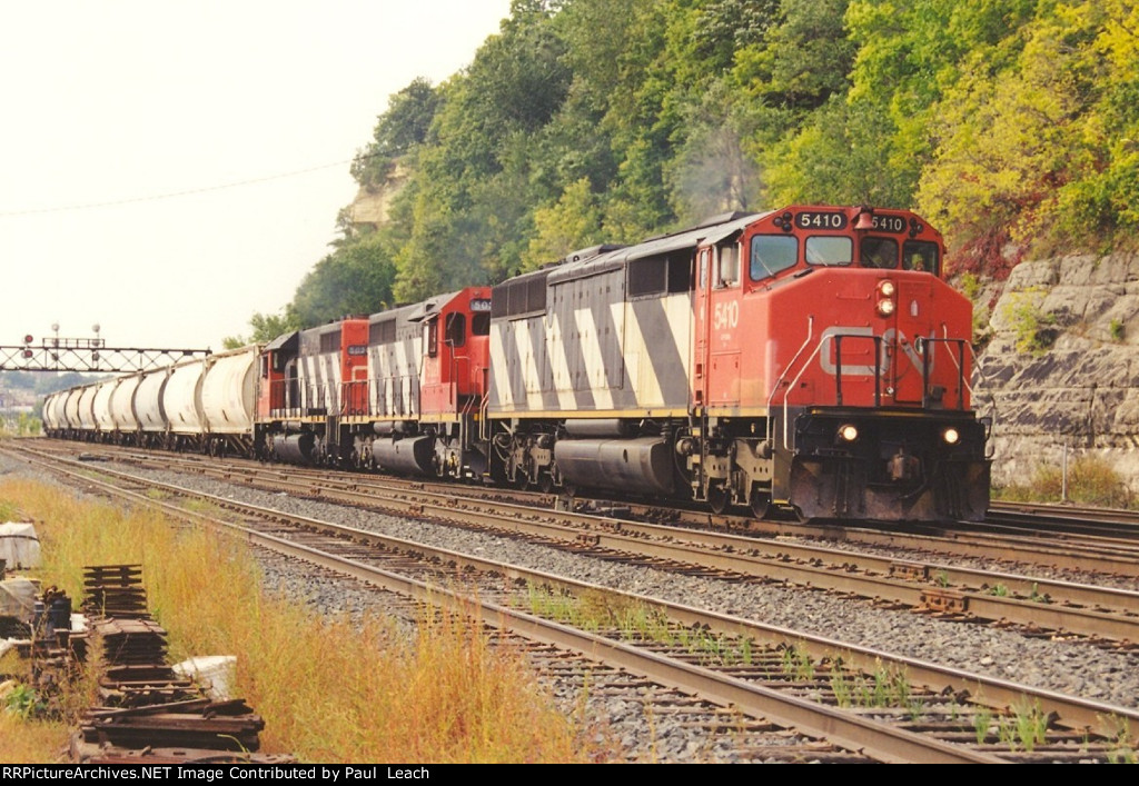 Potash loads ease east